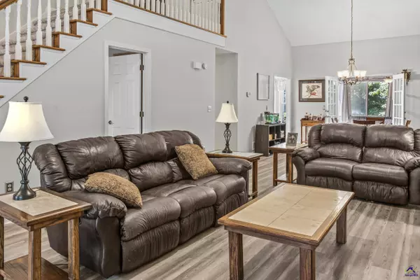 3075 Oak Meadow Drive, Snellville, GA 30078