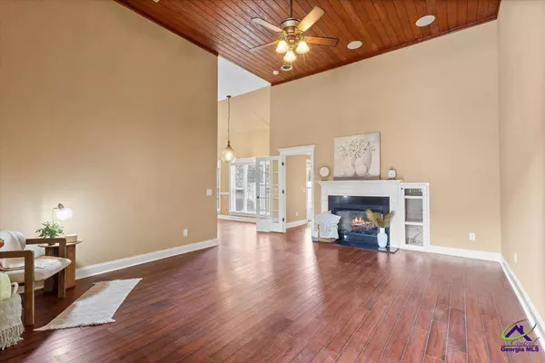 300 Cheshire Drive, Warner Robins, GA 31088