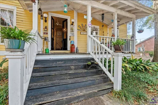 66 Merritt Street, Hawkinsville, GA 31036