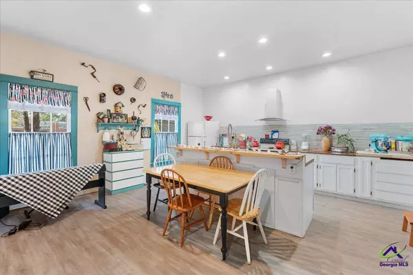 66 Merritt Street, Hawkinsville, GA 31036