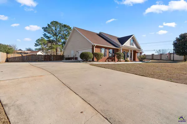 101 Bay Laurel Circle, Warner Robins, GA 31088