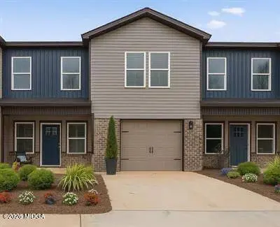 312 Beau Claire Circle, Byron, GA 31008
