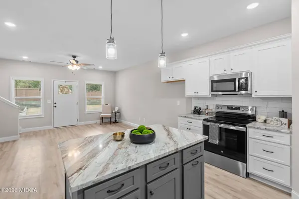 312 Beau Claire Circle, Byron, GA 31008