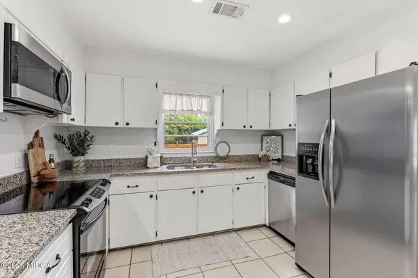 820 Glenwood Avenue, Perry, GA 31069