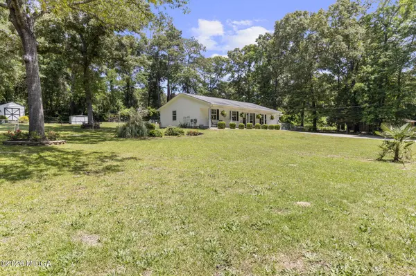 305 N Lake Drive, Perry, GA 31069