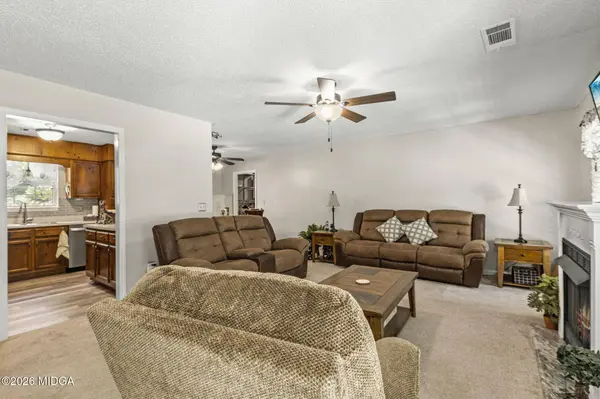 305 N Lake Drive, Perry, GA 31069