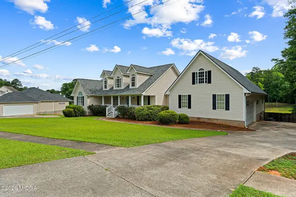 370 Twin Lakes Drive, Gray, GA 31032
