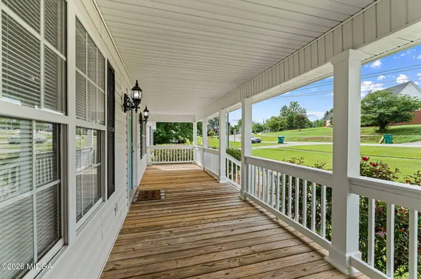 370 Twin Lakes Drive, Gray, GA 31032