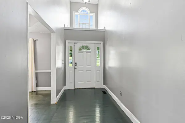 370 Twin Lakes Drive, Gray, GA 31032