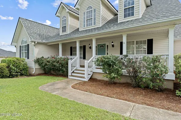 370 Twin Lakes Drive, Gray, GA 31032