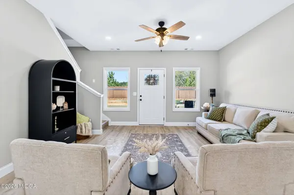 302 Beau Claire Circle, Byron, GA 31008