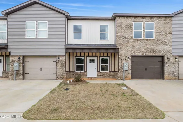 302 Beau Claire Circle, Byron, GA 31008