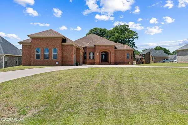 215 Little Hickory Drive, Lizella, GA 31052