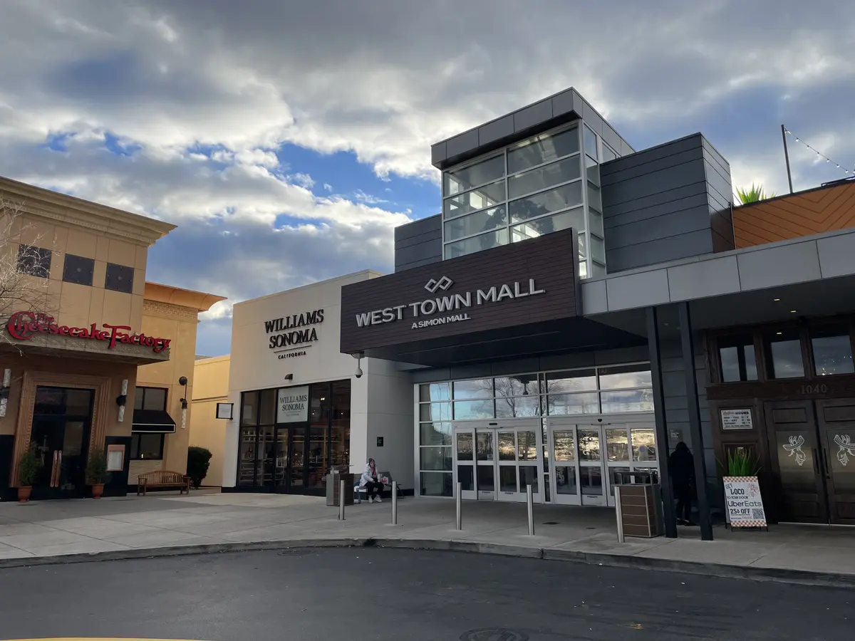 West Knoxville TN shopping and neighborhoods