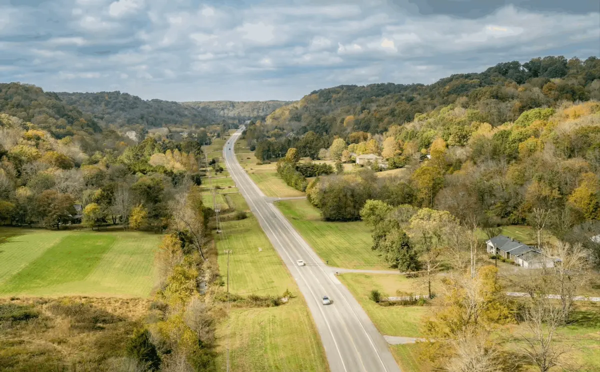 Scenic road through Seymour TN near Knoxville and Sevierville