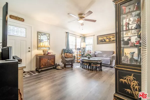 925 W Magnolia St, Compton, CA 90220