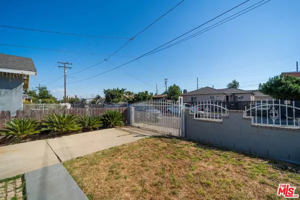 925 W Magnolia St, Compton, CA 90220