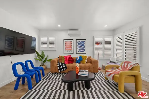 3037 Pacific Ave, Long Beach, CA 90806
