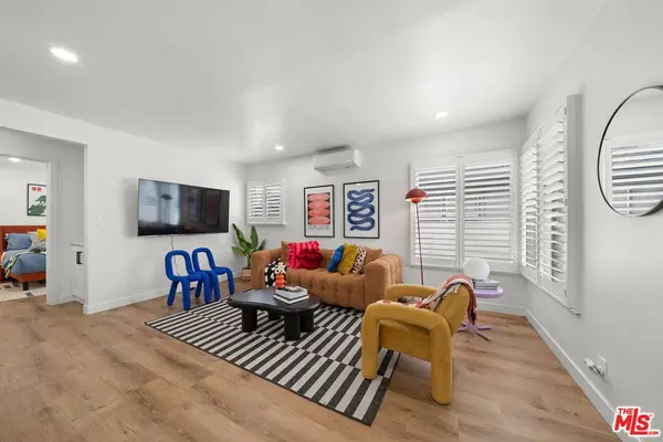 3037 Pacific Ave, Long Beach, CA 90806