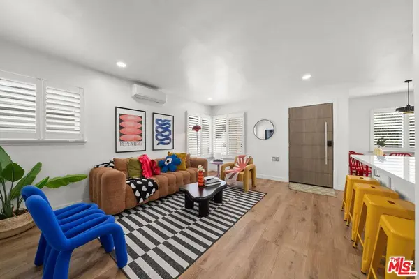 3037 Pacific Ave, Long Beach, CA 90806