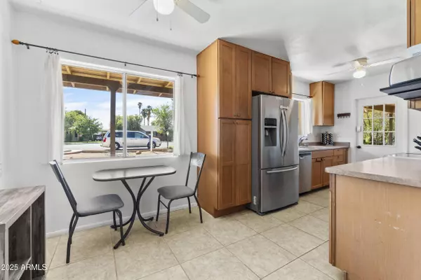 616 N Freestone Circle, Mesa, AZ 85203