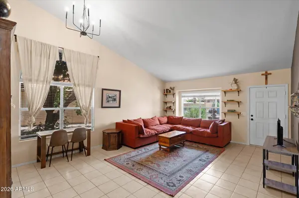 250 S SEAN Drive, Chandler, AZ 85224