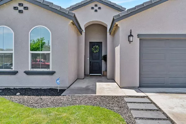 1183 Bristlecone DR, Madera, CA 93638