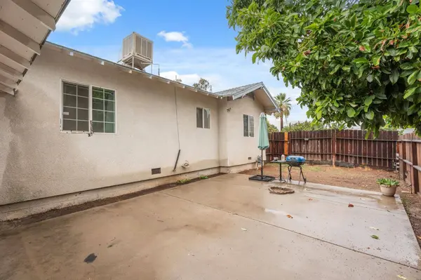 3006 E Mckenzie AVE, Fresno, CA 93701