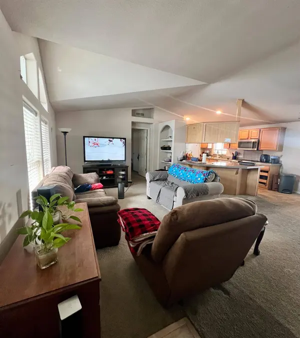 3138 W Dakota AVE #194, Fresno, CA 93722