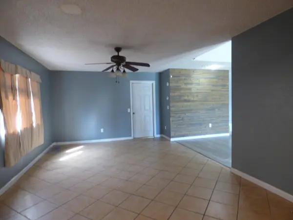 5850 E Ramona AVE, Fresno, CA 93727