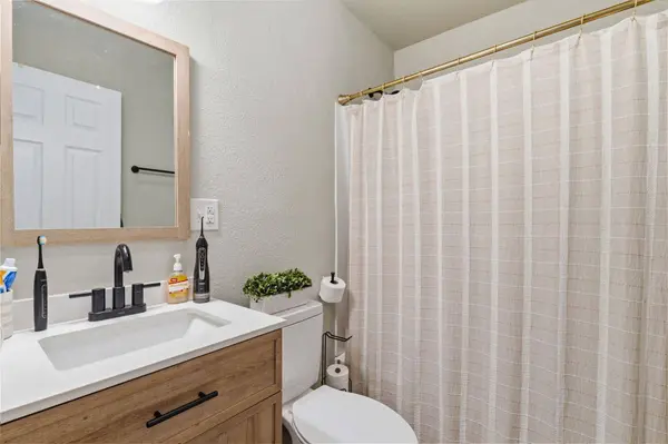 4530 E Mckenzie AVE, Fresno, CA 93702