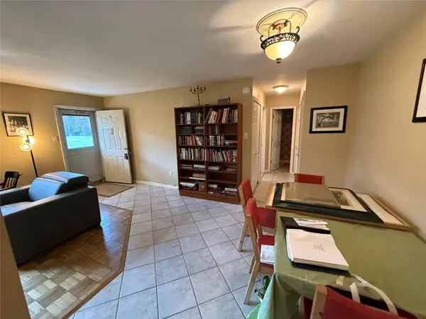 11 Glen Hollow #D56, Holtsville, NY 11742