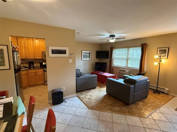 11 Glen Hollow #D56, Holtsville, NY 11742