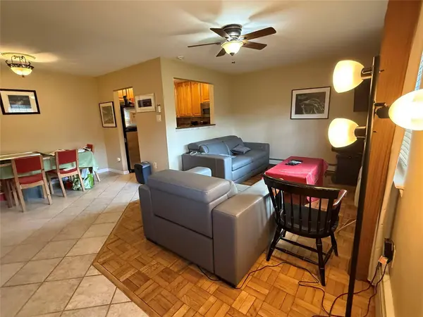 11 Glen Hollow #D56, Holtsville, NY 11742