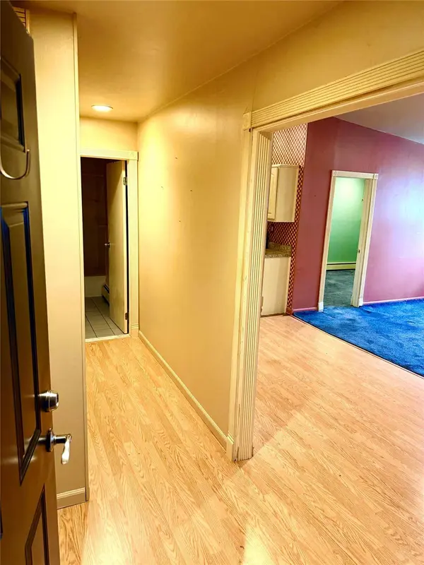 18 Ivy ST #1B, Farmingdale, NY 11735