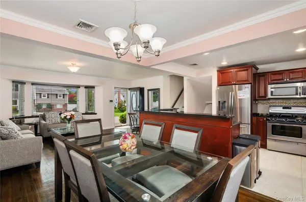 133 Wilherm LN, West Islip, NY 11795