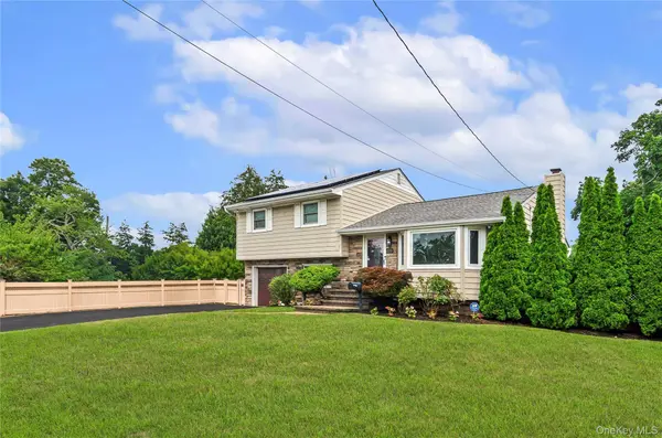 133 Wilherm LN, West Islip, NY 11795