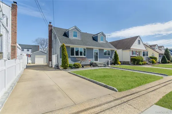 130 Lesoir AVE, Floral Park, NY 11001