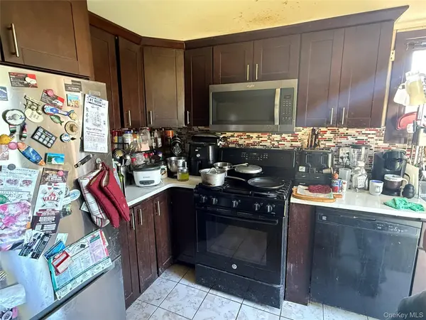 171 Holland, Elmont, NY 11003