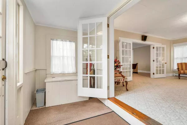 217 South Main ST, Wolfeboro, NH 03894