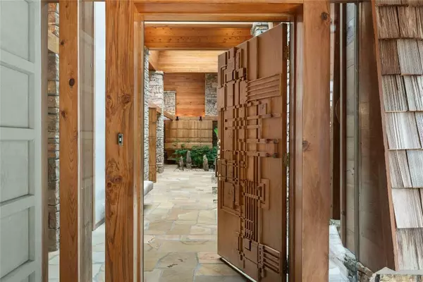 749 Stillmont CIR, Cashiers, NC 28717