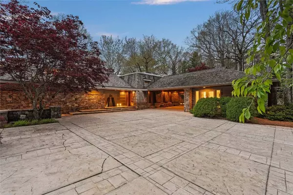 749 Stillmont CIR, Cashiers, NC 28717