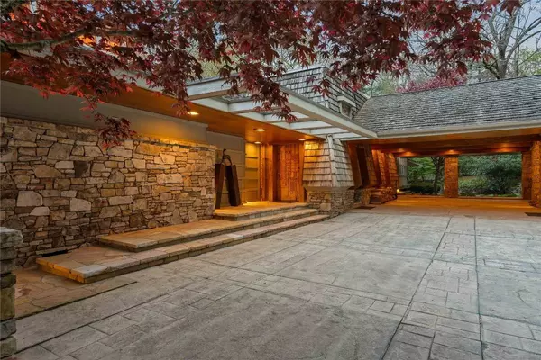 749 Stillmont CIR, Cashiers, NC 28717