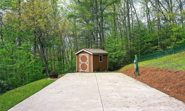 60 Bartram TRL, Scaly Mountain, NC 28775
