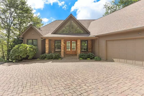 451 Country Club DR, Highlands, NC 28741