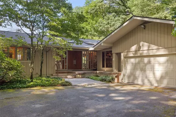 240 Laurel Heights RD, Highlands, NC 28741