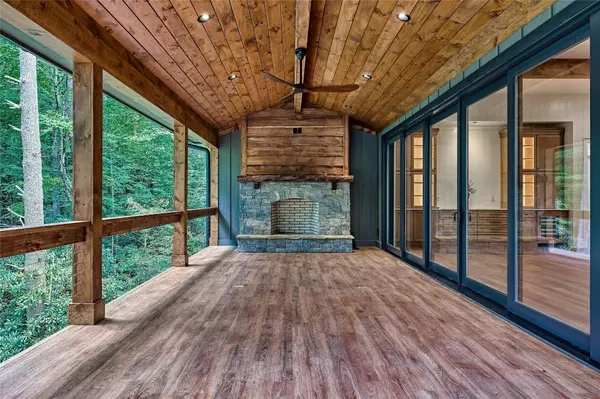 203 Norton Ridge LN, Cashiers, NC 28717