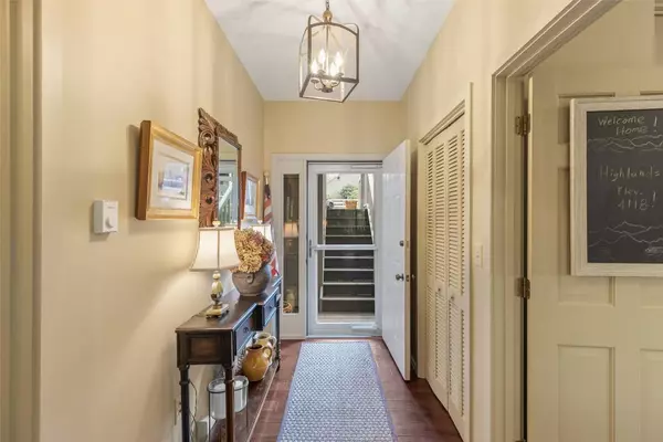 227 Chestnut CV #6D, Highlands, NC 28741