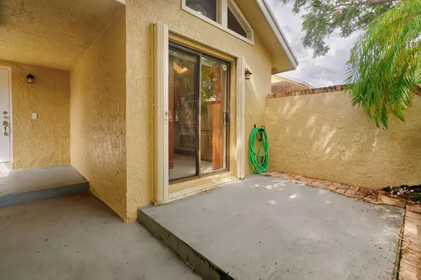 706 Maplewood DR, Greenacres, FL 33415