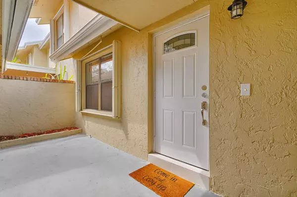 706 Maplewood DR, Greenacres, FL 33415